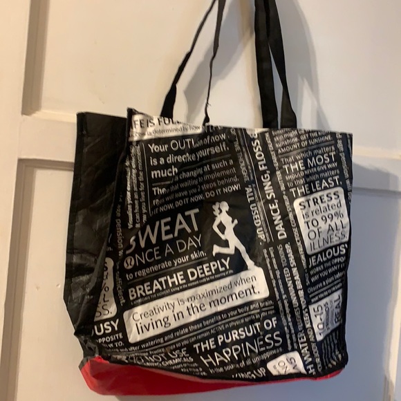 LULULEMON MANIFESTO GYM BAG LARGE Black, WHITE, RED 13” x 15” REUSABLE TOTE - Picture 2 of 12